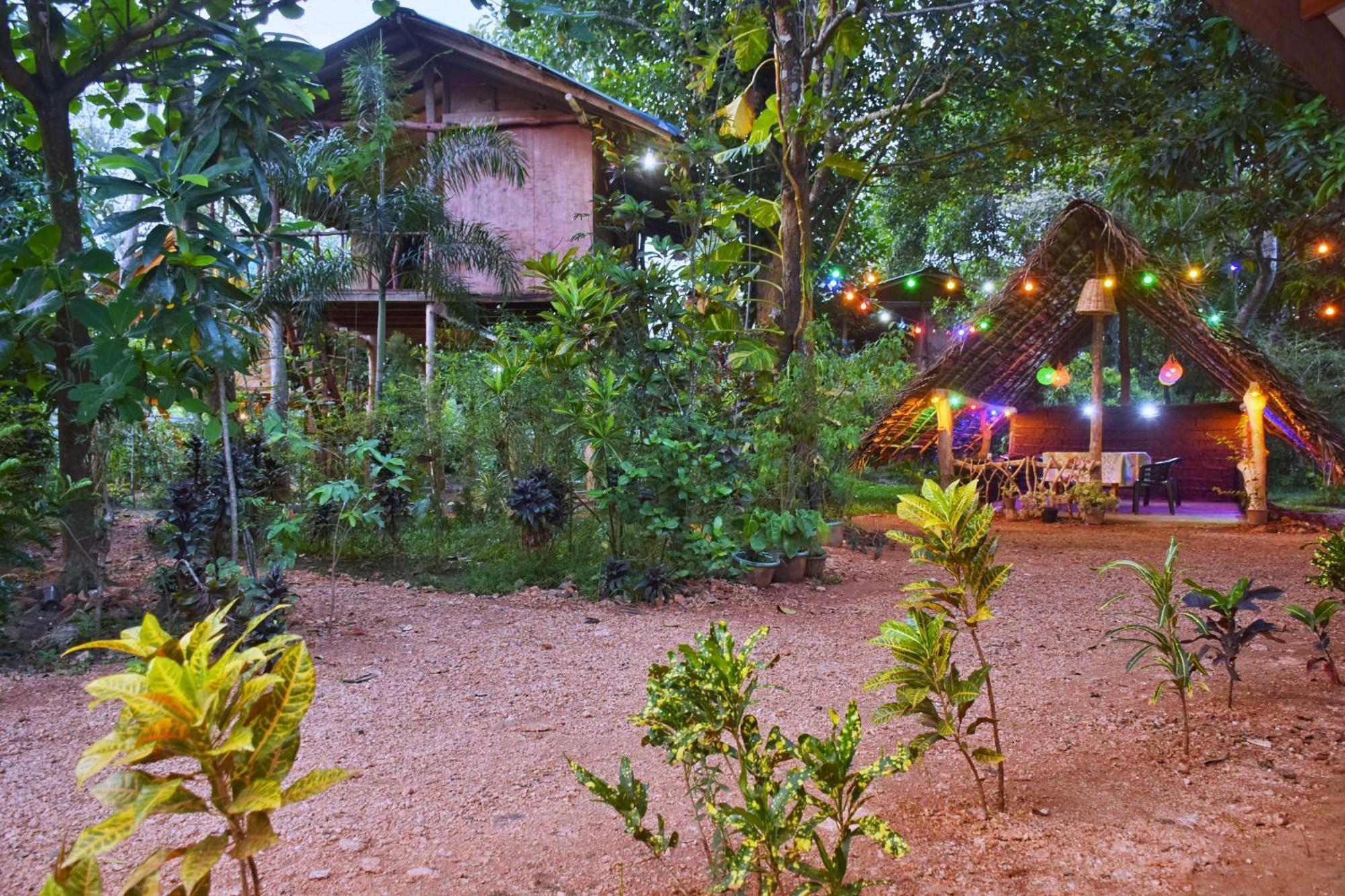 Апартаменты Akash Treehouse Сигирия Экстерьер фото